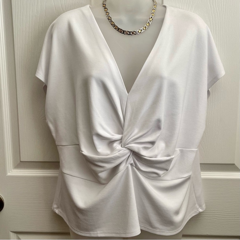CECE WHITE KNIT TOP WITH KNOTTED FRONT CROPPED STYLE MISSES SIZE LARGE